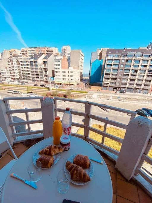 Villa Jean Gezellig Appartement Met Zeezicht Blankenberge Bagian luar foto