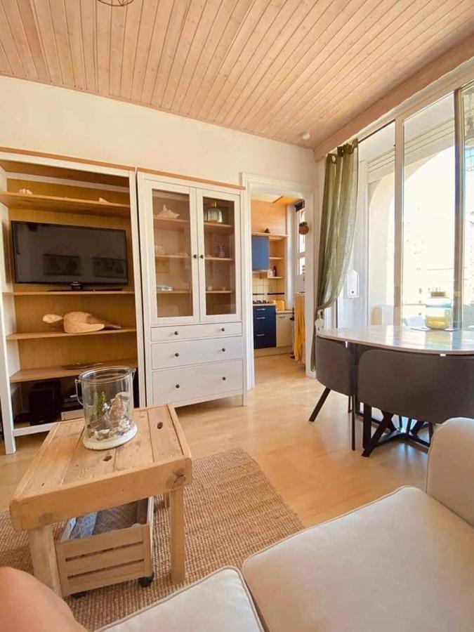 Villa Jean Gezellig Appartement Met Zeezicht Blankenberge Bagian luar foto